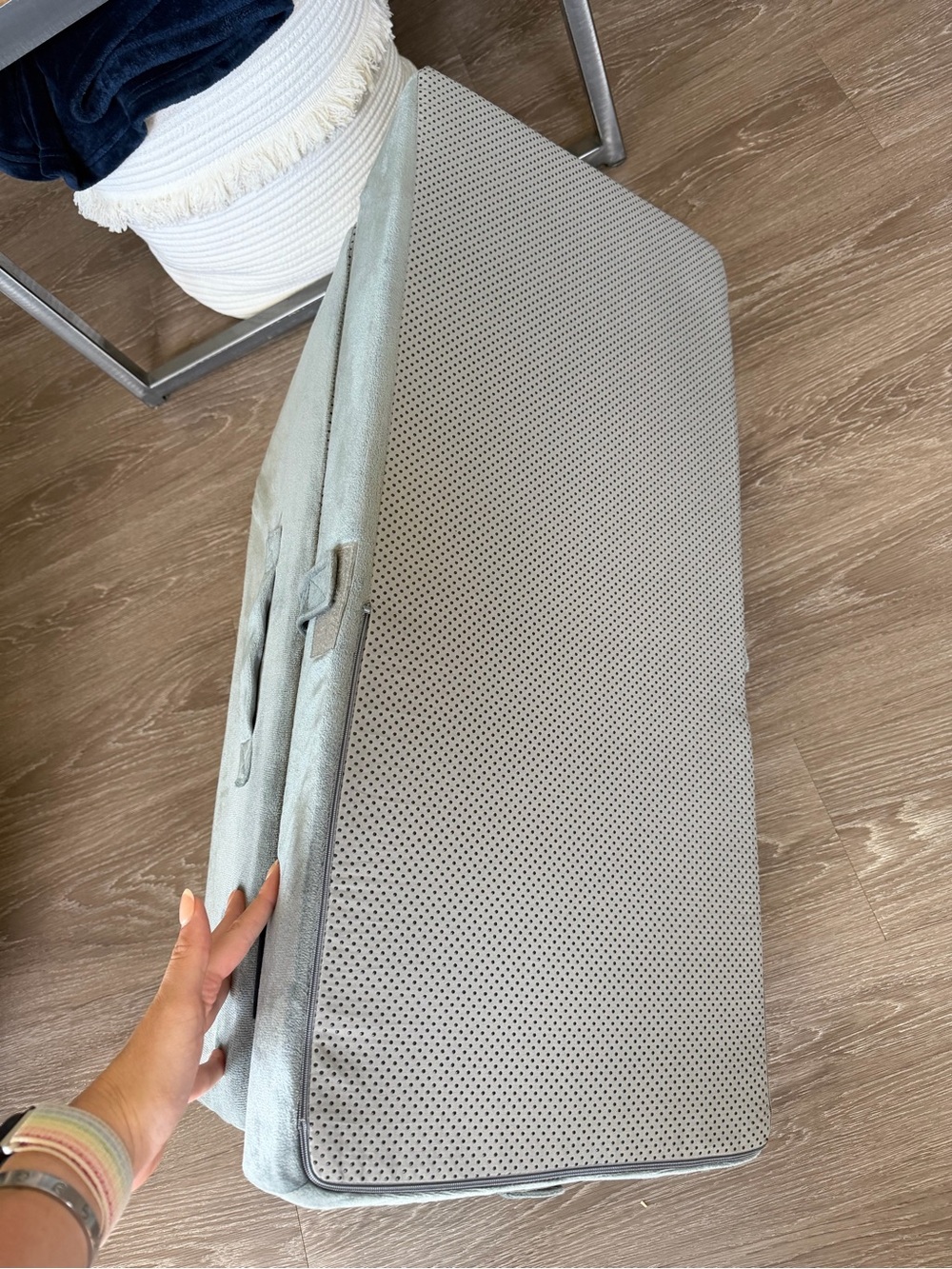 Knee Elevated Pillow Support Cushion Post Surgery - Picture 3 of 5